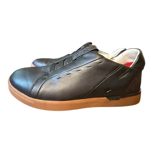 Kizik New York Hands Free Black Leather Sneaker EUC Men size 8 - Picture 1 of 8